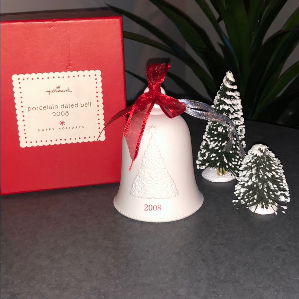 🎄NWB Hallmark Porcelain 2008 Bell Ornament 🎄